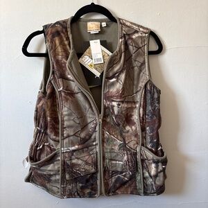She safari camo hunting vest